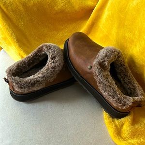 Skechers Bobs Keepsakes R E M Comfort Memory Foam Slippers